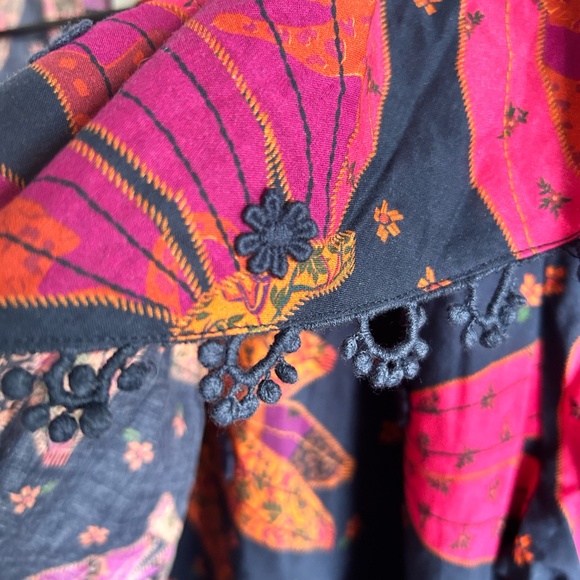 Farm Rio Patchwork Bananas Blouse Size Small New with tags - Picture 6 of 15